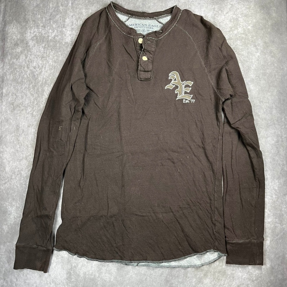 Vintage Y2K American Eagle Outfitters Mens XS Brown Henley Long Sleeve Shirt
